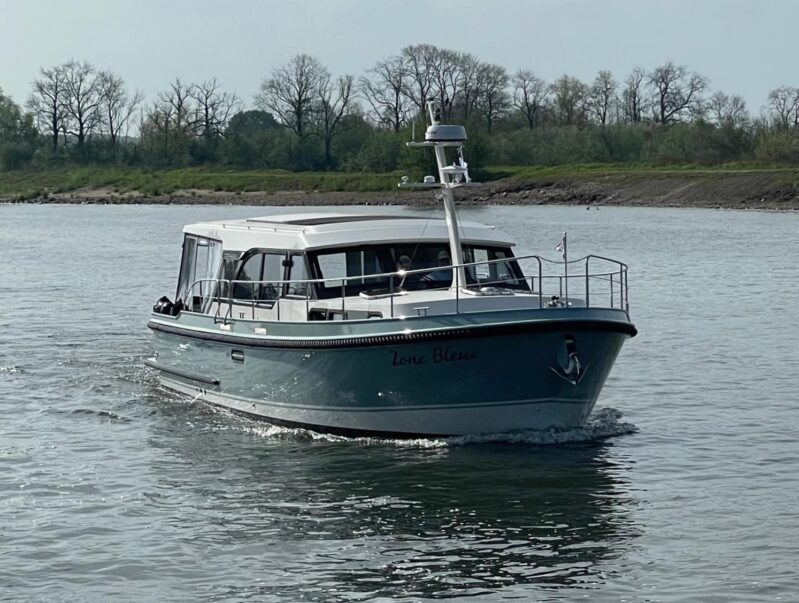 Zone Bleue - Linssen 40.0 SL Sedan van Yachtcharter BLY in Biddinghuizen
